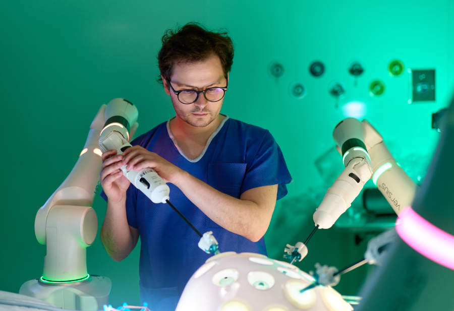 Urolog Krzysztof Ossoliński